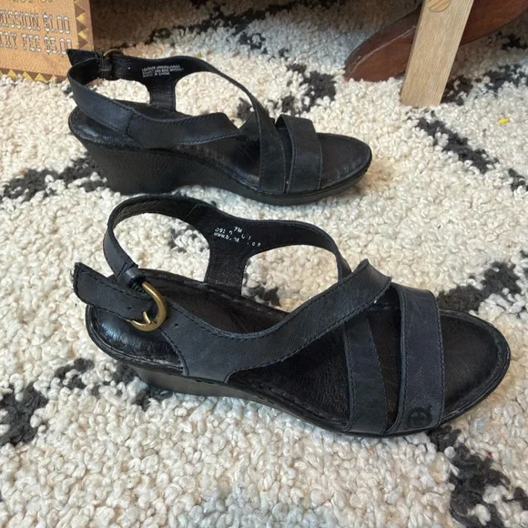Born Black Leather Cross-Strap Slingback Wedge Comfort Sandals - Picture 2 of 8